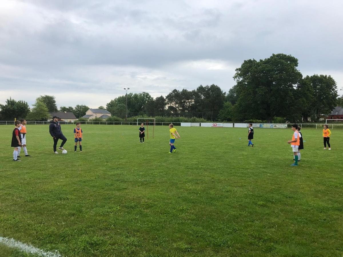 Les U10/11 A à l'entrainement à Quilly