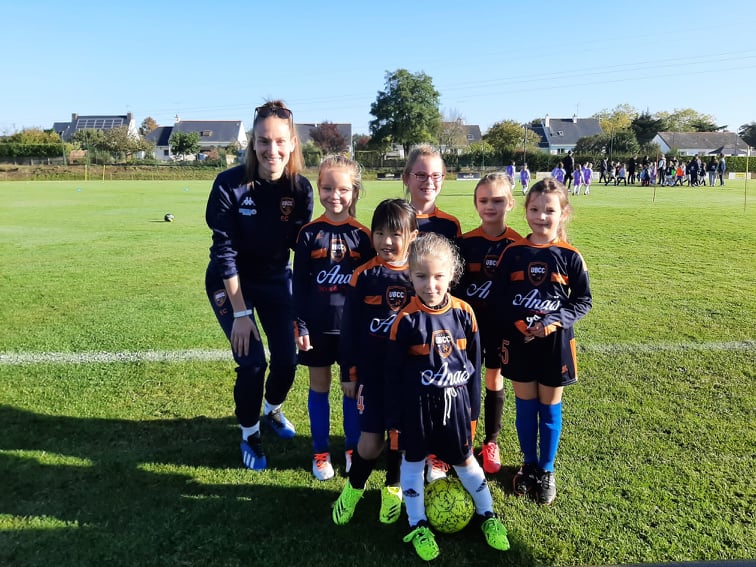 Les U9F avec Emilie une de leur coach