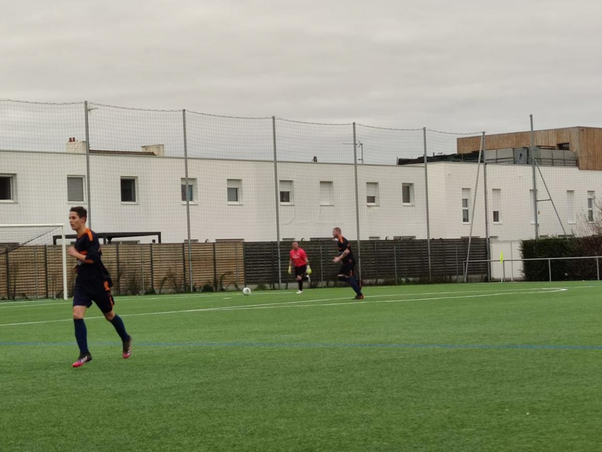 L'équipe A sur le synthétique de Méan