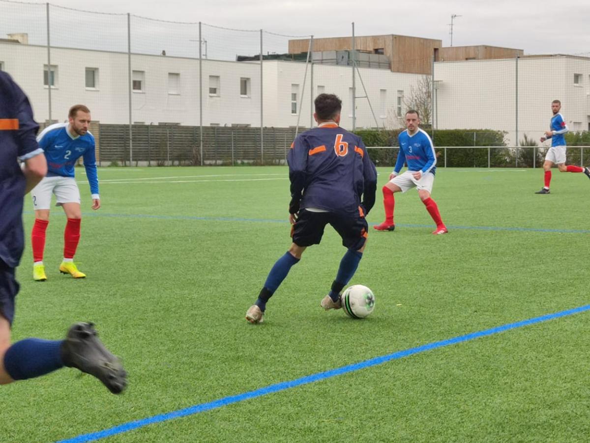 L'équipe A sur le synthétique de Méan