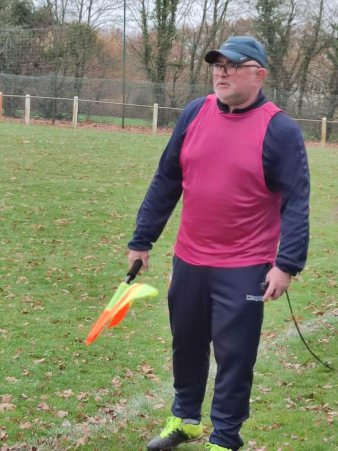 Bruno, chrono dans une main, drapeau dans l'autre quel coach !!