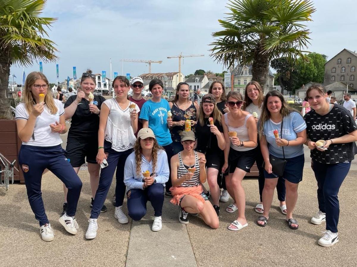 Séniors féminines en mode détente à Pornic après leur match